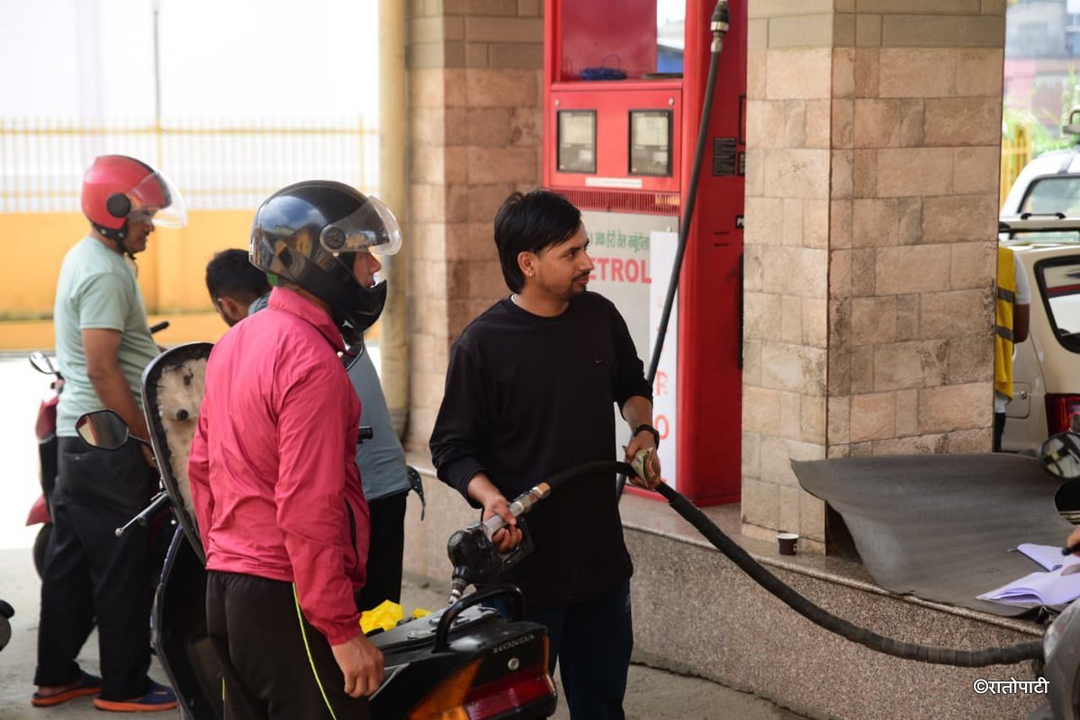 पेट्रोलको मूल्य हालसम्मकै उच्च विन्दुमा